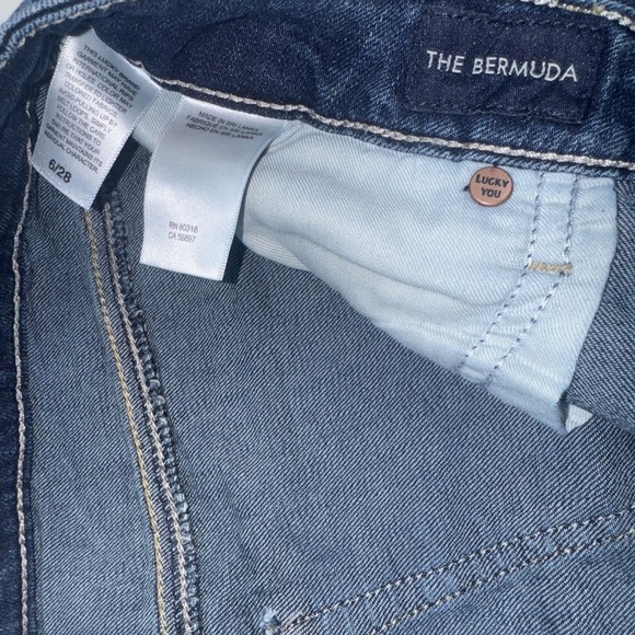 Lucky Brand Womens Denim The Bermuda Shorts Size 28x6 Classic Straight Jorts - Picture 7 of 7